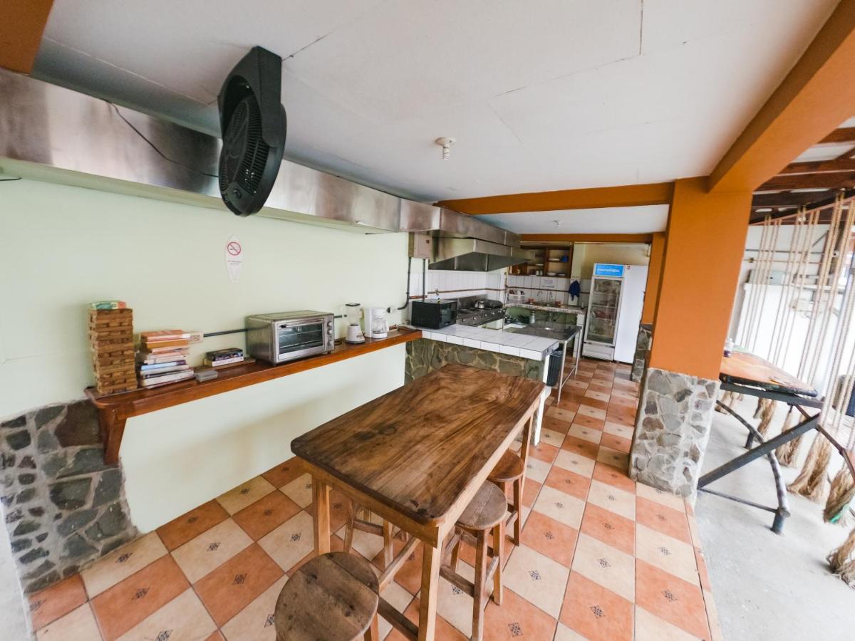 Hostel De Haan Jacó Εξωτερικό φωτογραφία