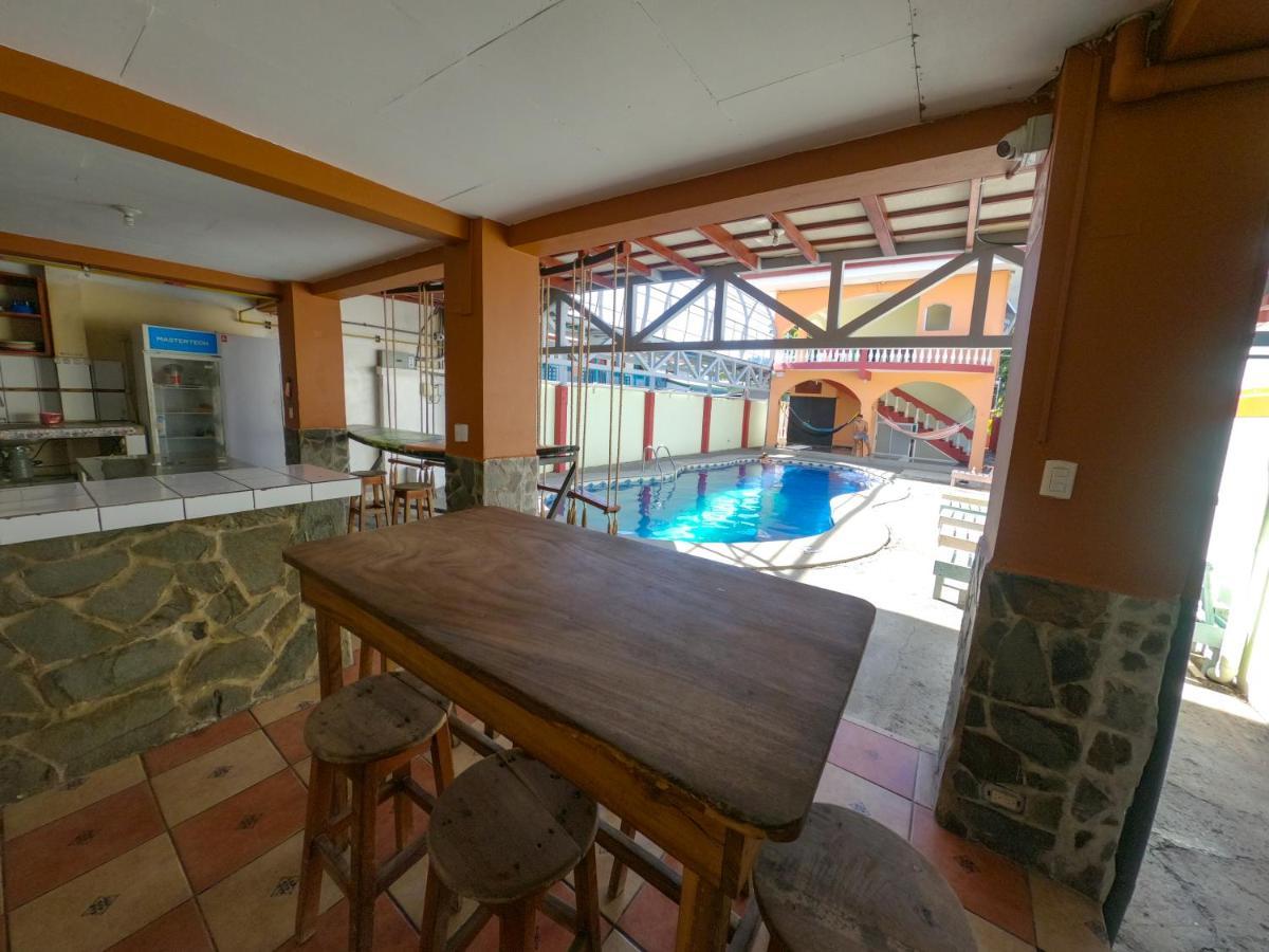 Hostel De Haan Jacó Εξωτερικό φωτογραφία
